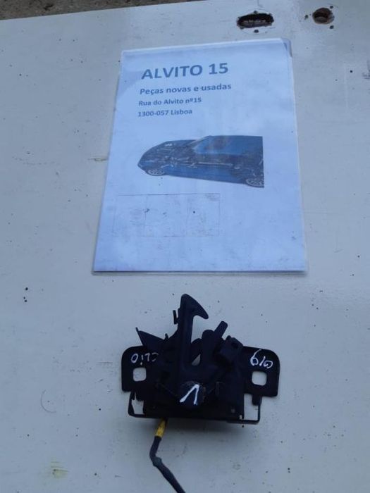 fecho do capô Renault Clio IV