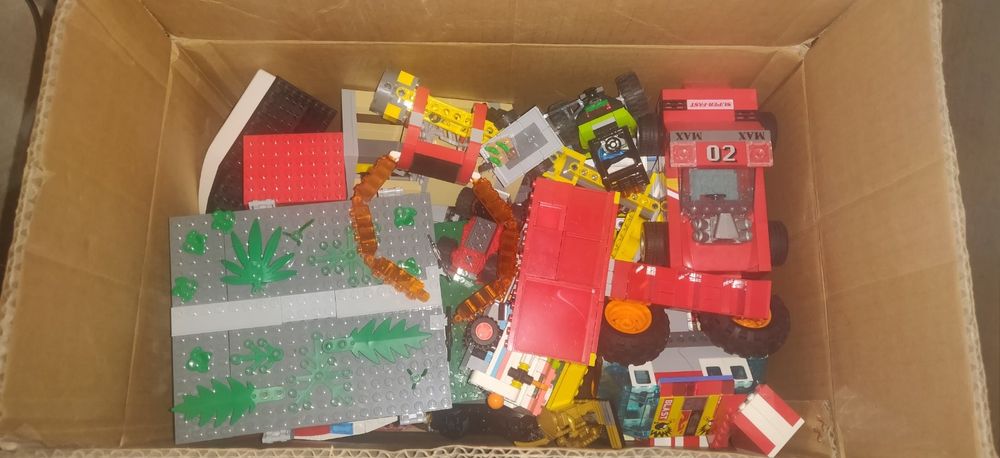 LEGO, Лего. Оригінал, аналог