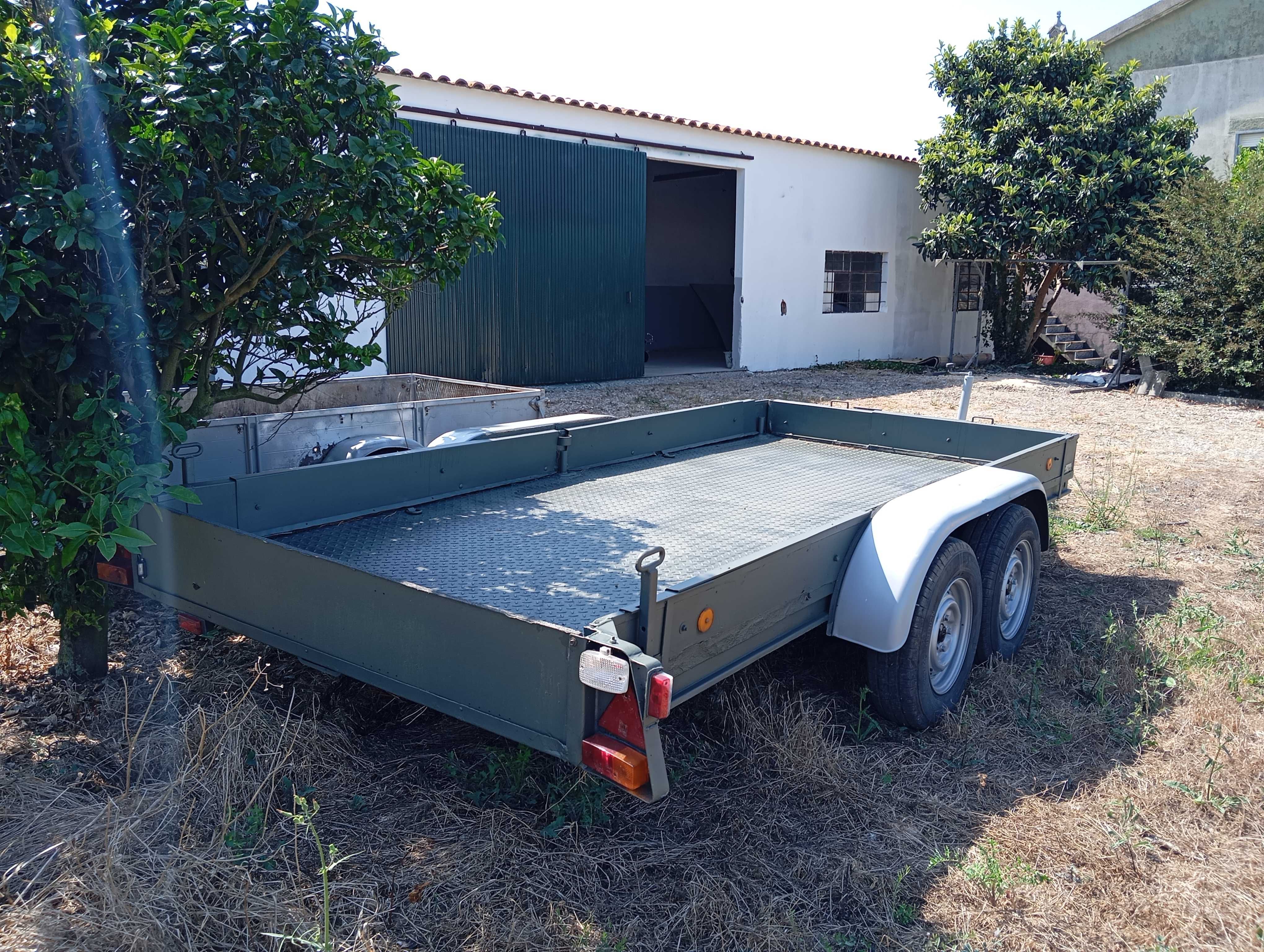 Reboques atrelado