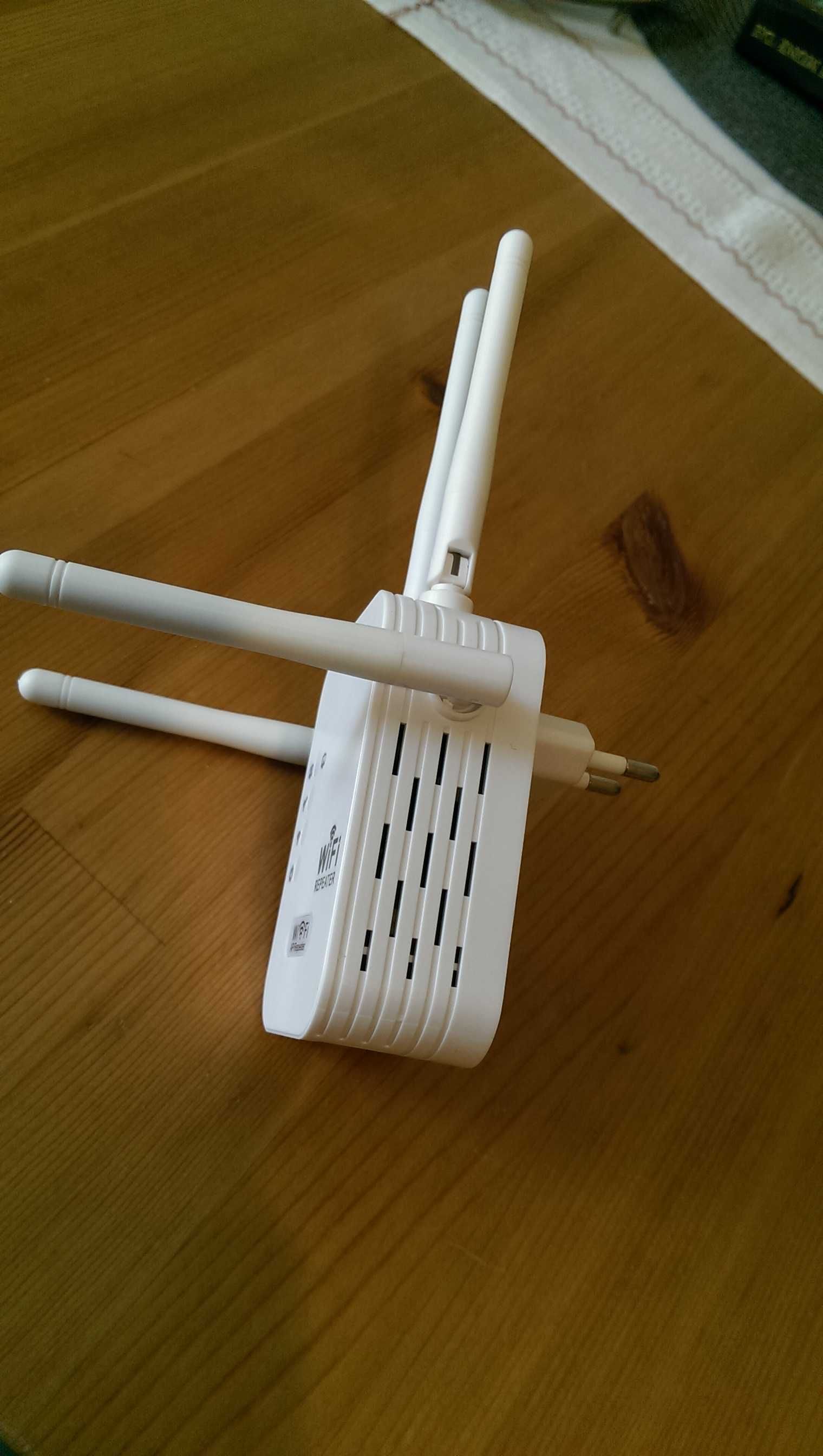 Wzmacniacz Wi-Fi, WiFi AP/ Repeater, Model: 0085;
