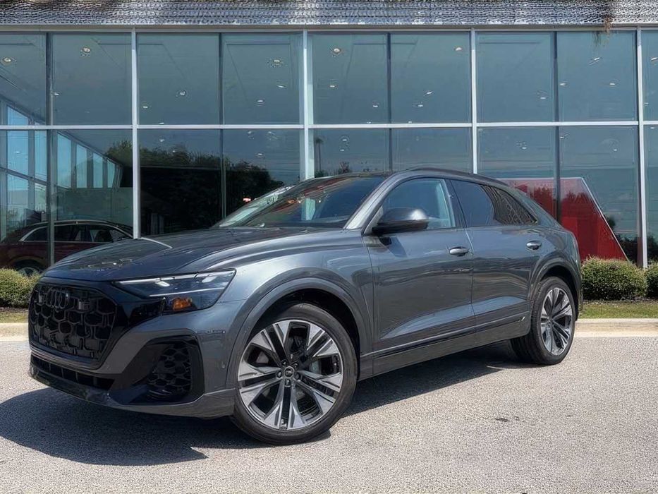 Audi Q8      2025
