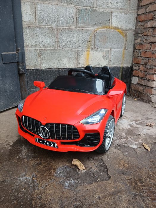 Електромобіль электромобиль машинка на пульте управления аккумуляторе