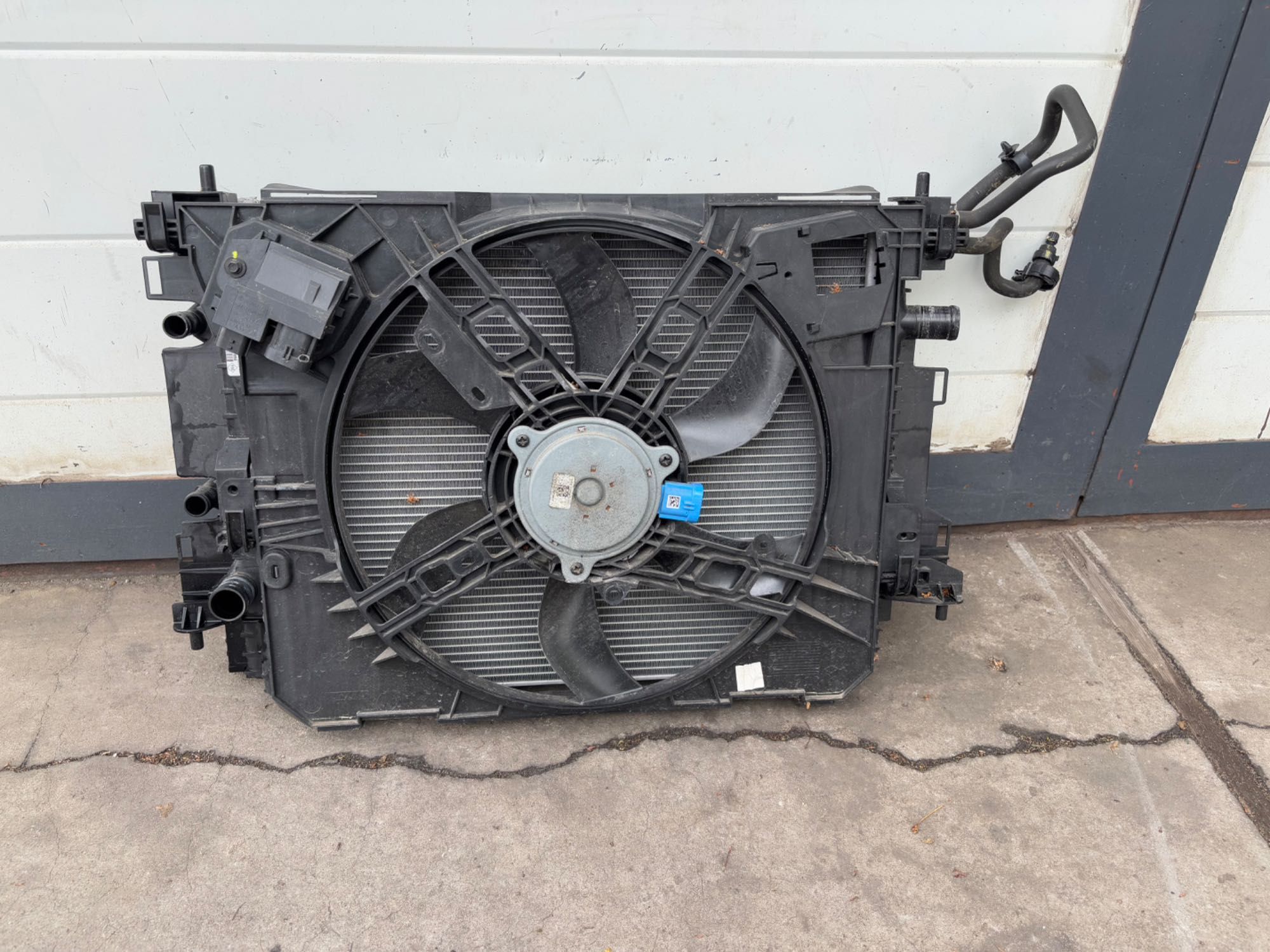 Chłodnice wentylator Renault Twingo III 0.9 tce komplet