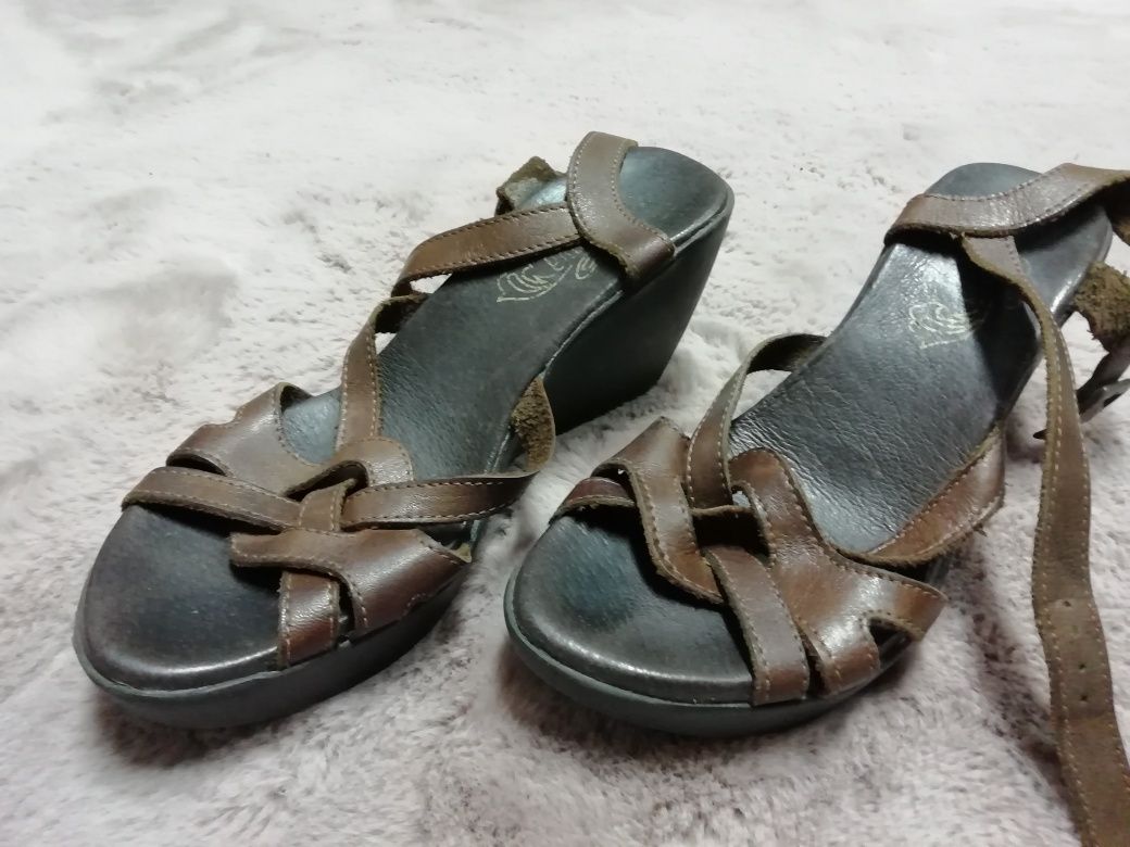 Sandálias de pele- Foreva Sapatarias