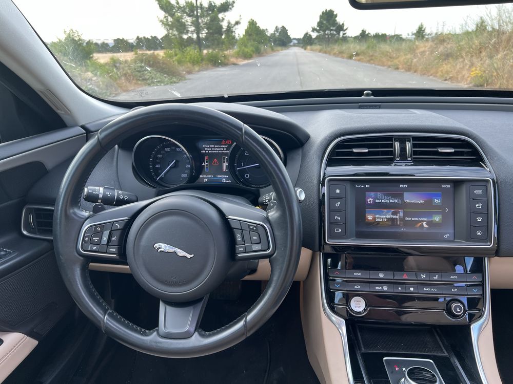 JAGUAR XE 2.0 180D Cx. Auto
