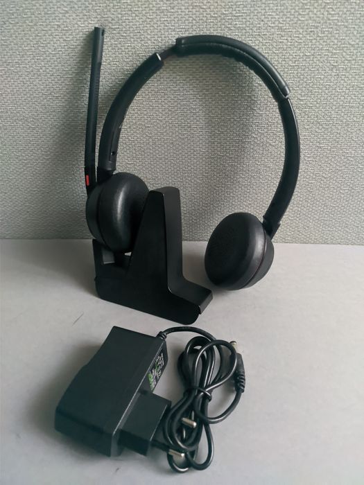 Słuchawki Plantronics Poly Savi 8220 ,zasilacz i Charging Cradle