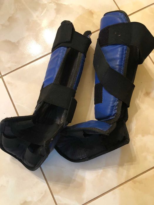 фути захист для ніг+м'ячик для відпрацювання