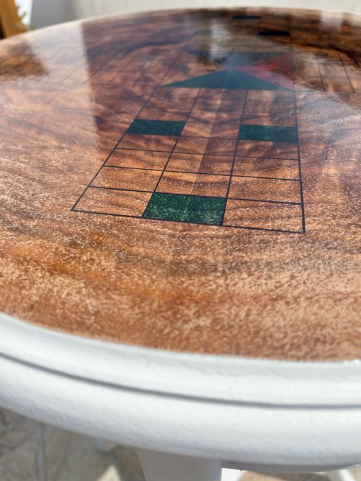 Mesa de jogo em madeira