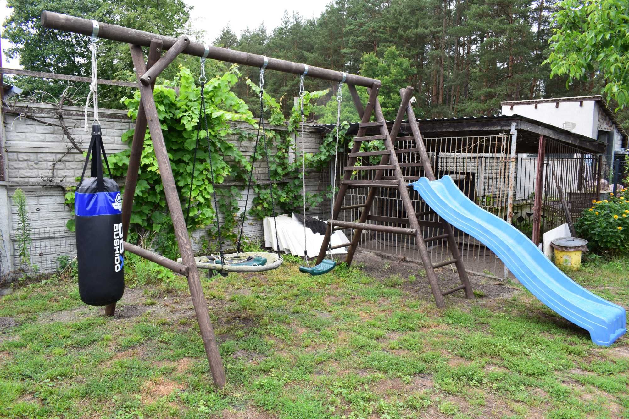 Plac zabaw Huśtawka Zjeżdżalnia