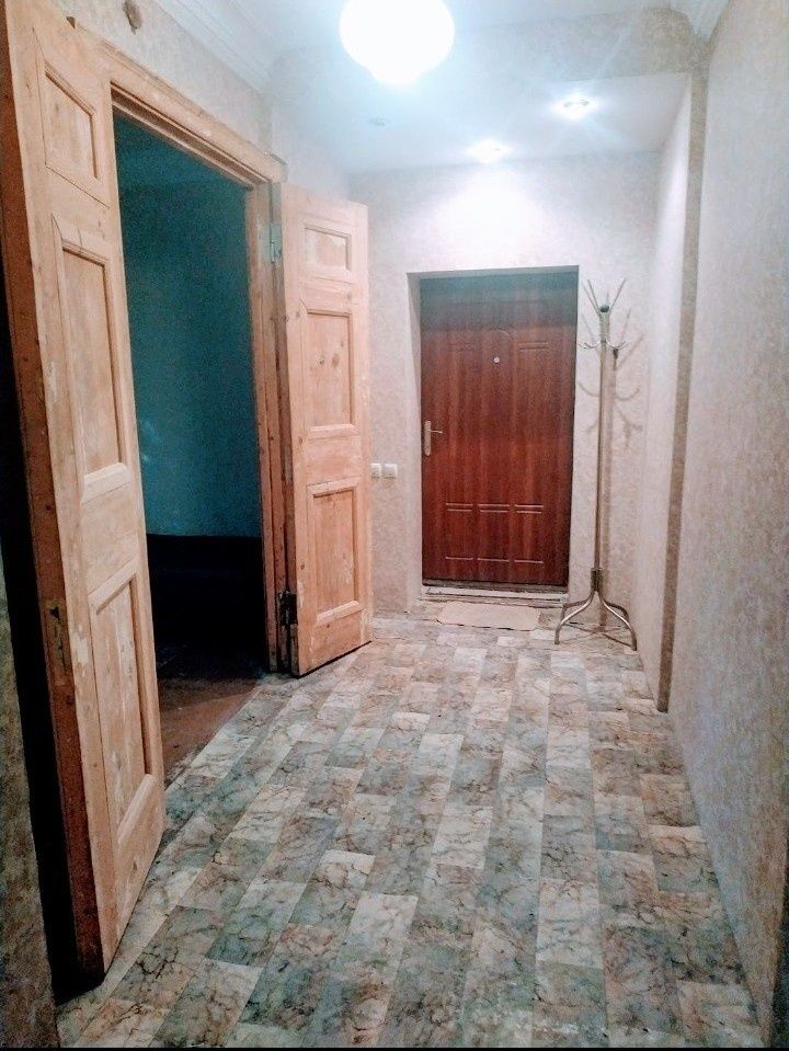 Сдам 2х комнатную Крупногабаритную квартиру около Центра