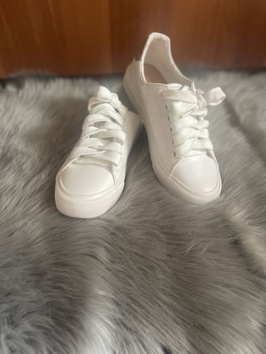 Кеди Bershka
