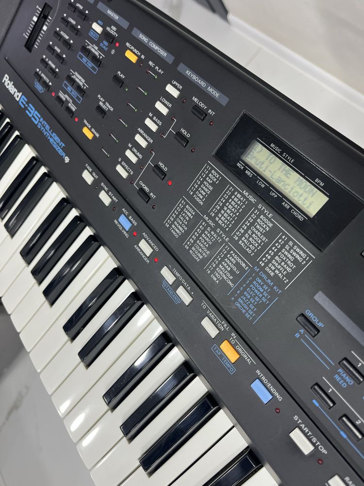 Клавиатура Roland E-35 / Синтезатор / пиано