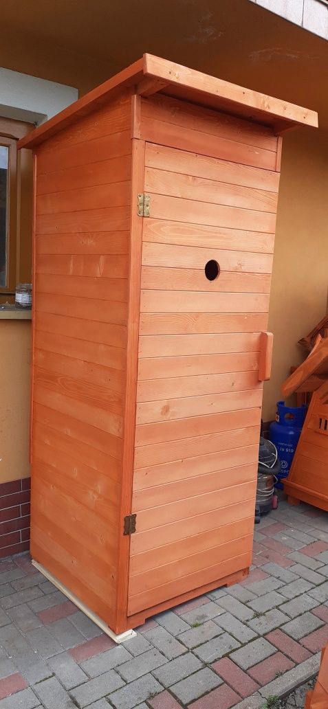 WC toaleta ubikacja wychodek drewniany na budowę