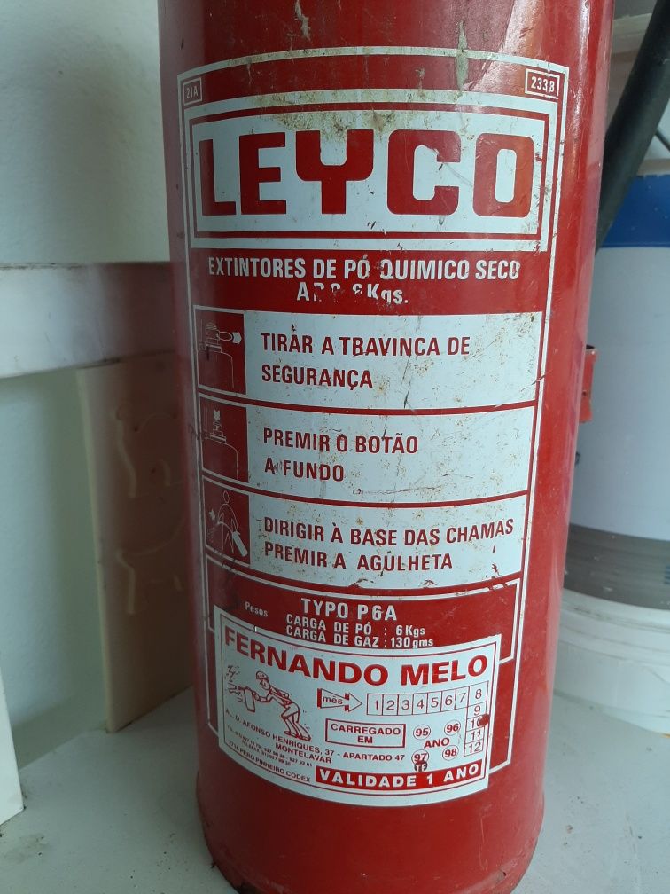 Extintor pó químico fora de validade