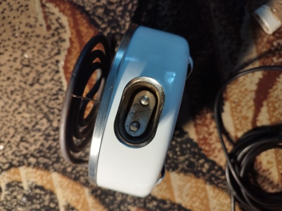 Kuchenkę elektryczną z czasów PRL-u Predom