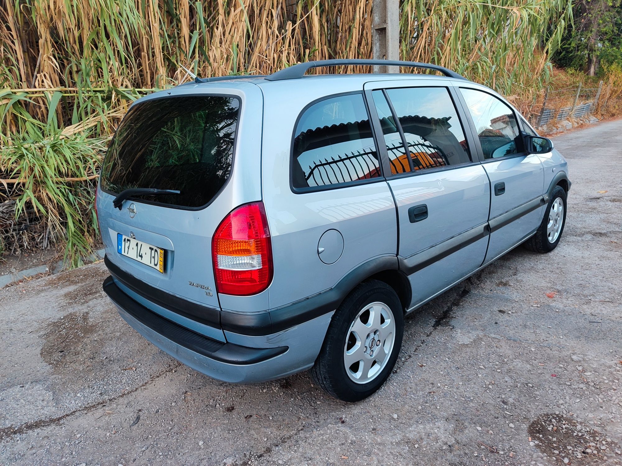 Opel Zafira 1.6 elegance