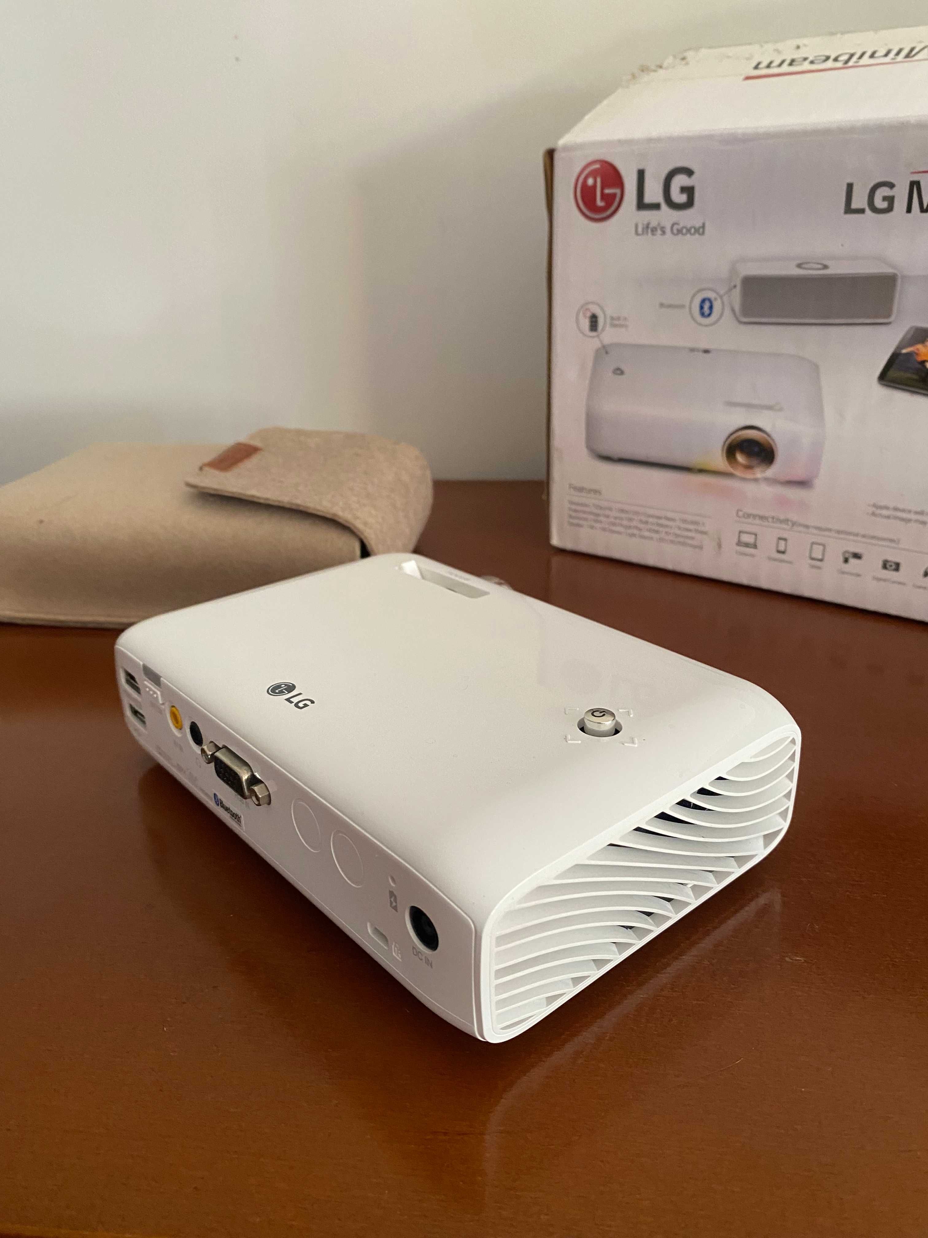 Projector LG Minibeam PH550G