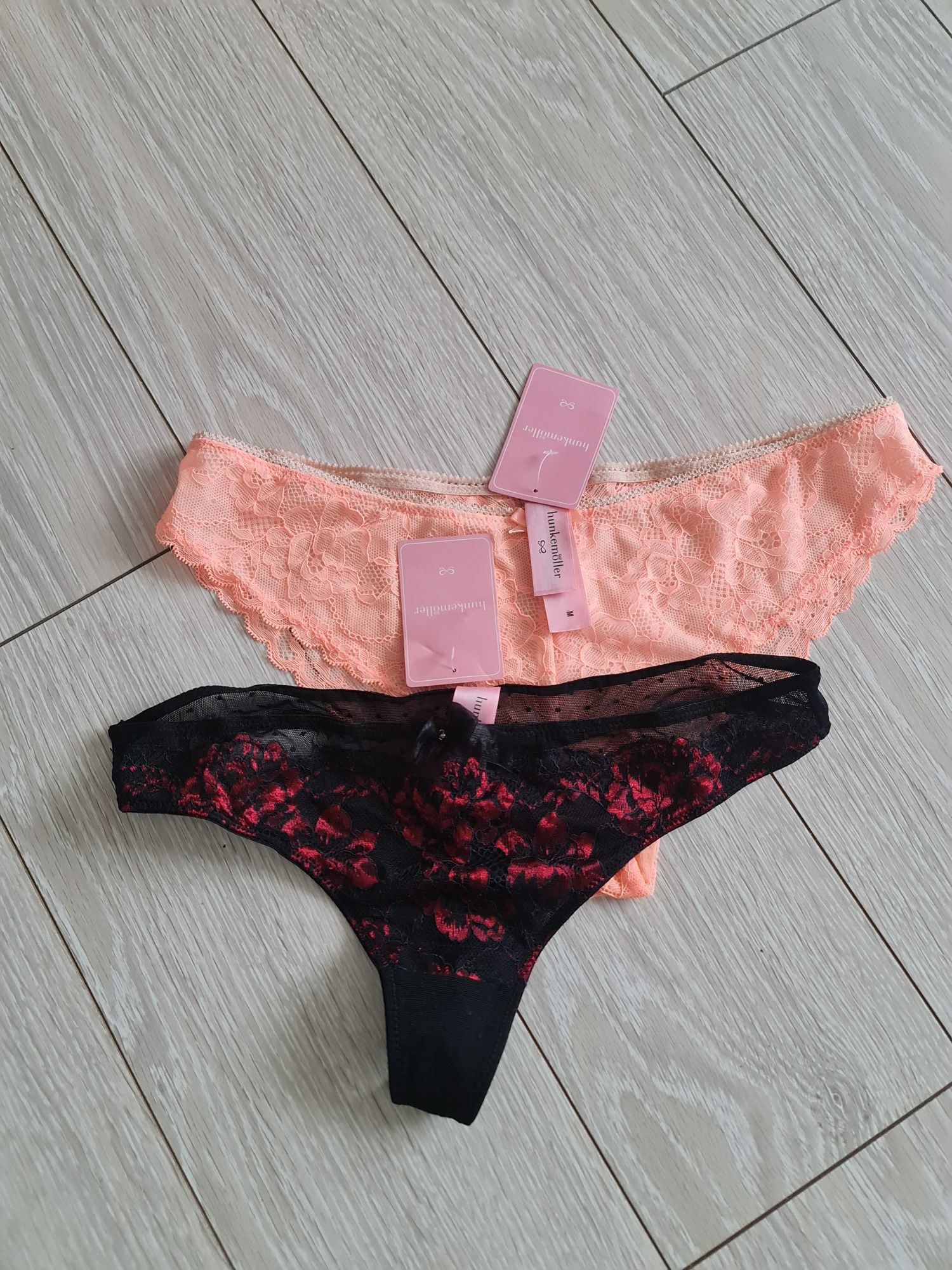 Hunkemoller dwie pary majtki figi stringi rozmiar M