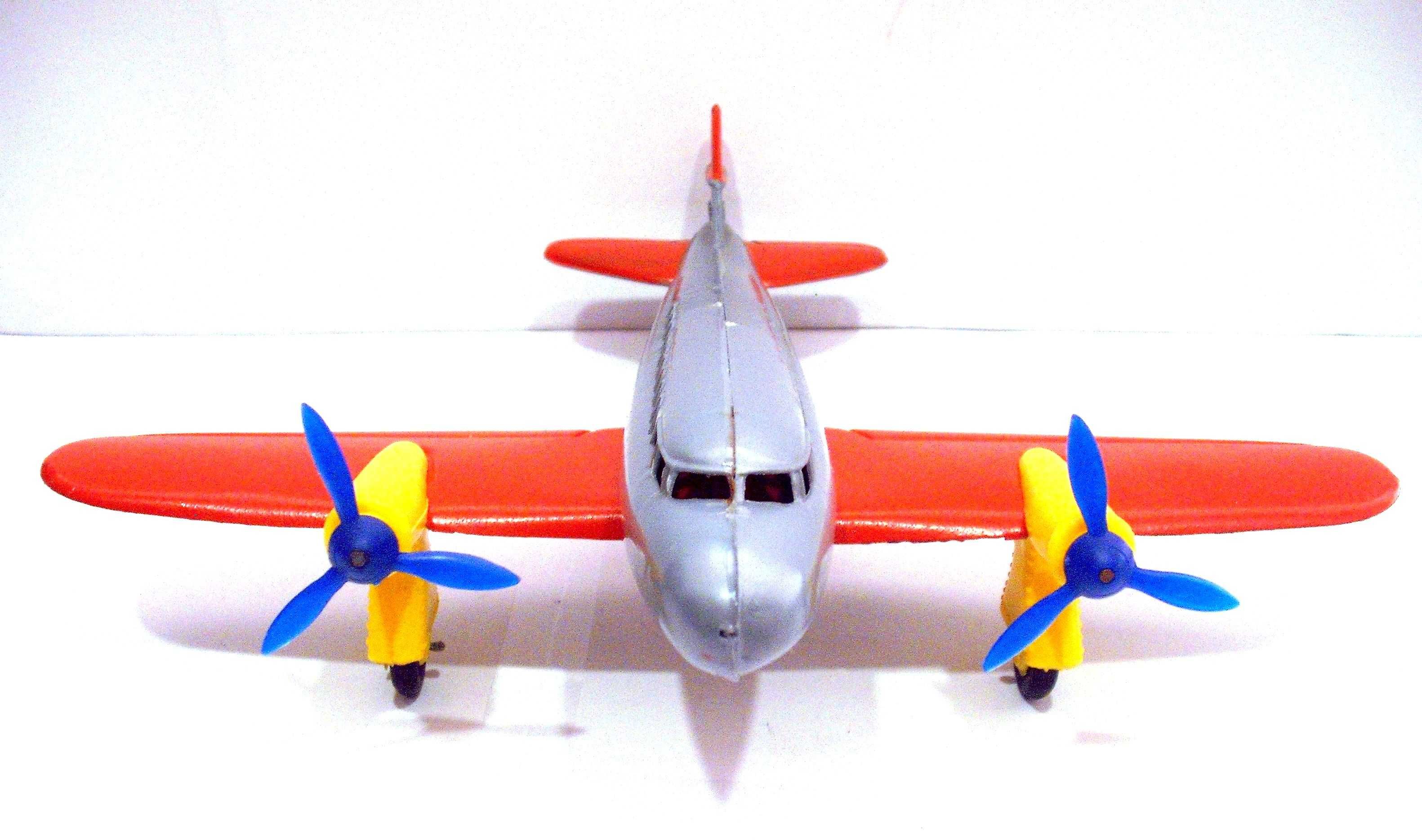 PEPE - JATO - Avião Douglas antigo