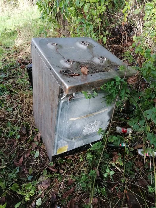 Sprzedam piekarnik + darmowe ładownie do bagażnika