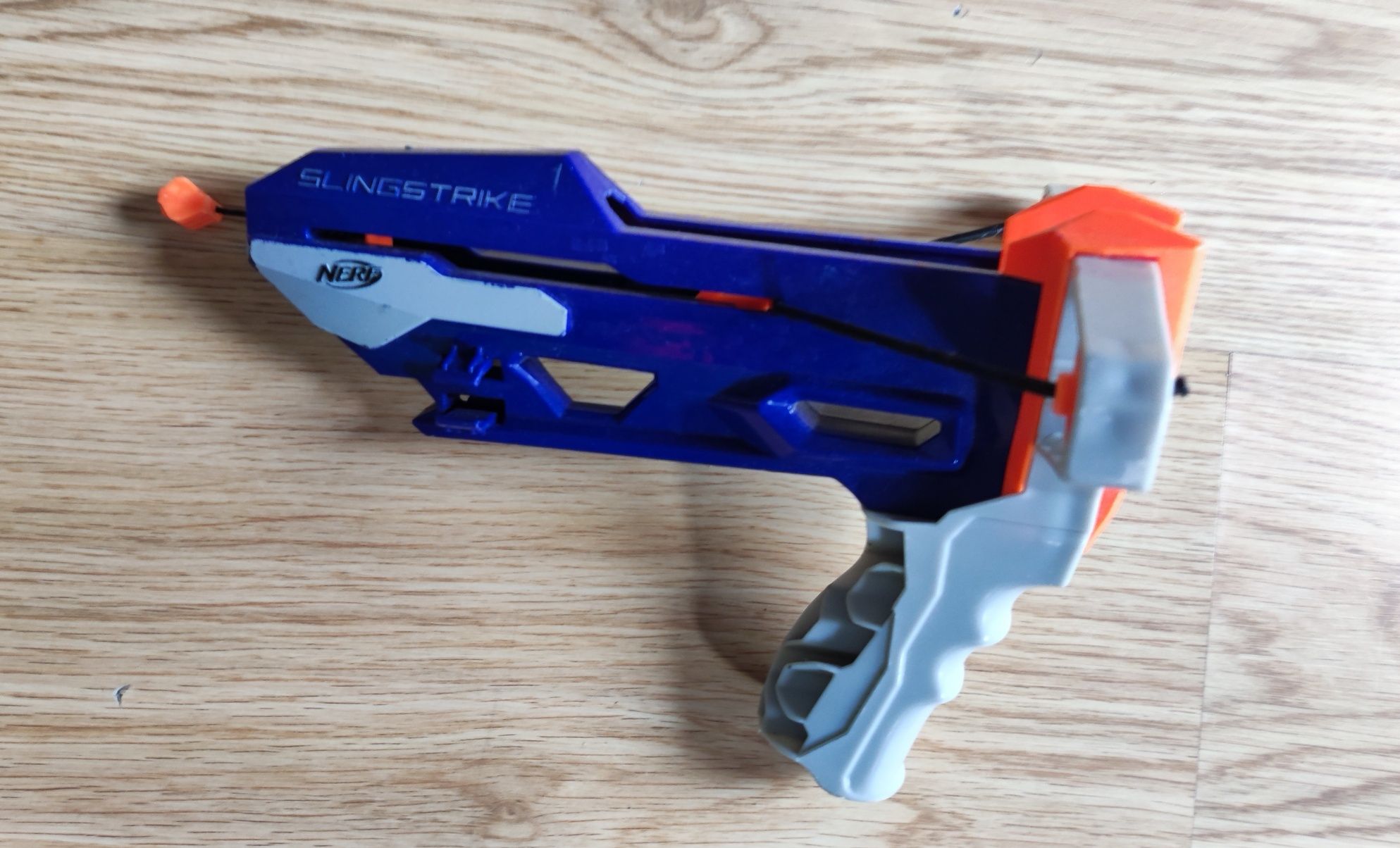 Nerf  slingstrike