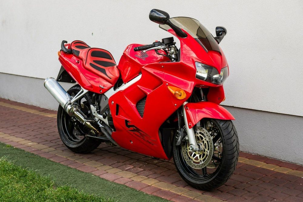 Honda VFR 800 MAŁY PRZEBIEG MEGA ZADBANA Raty Transport Największy Wybór Motocyk