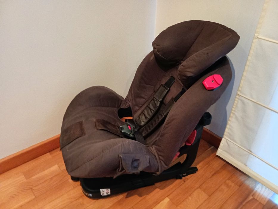 Cadeira Auto c/Isofix (Grupo 0+/1 - dos 0 aos 18 Kg)