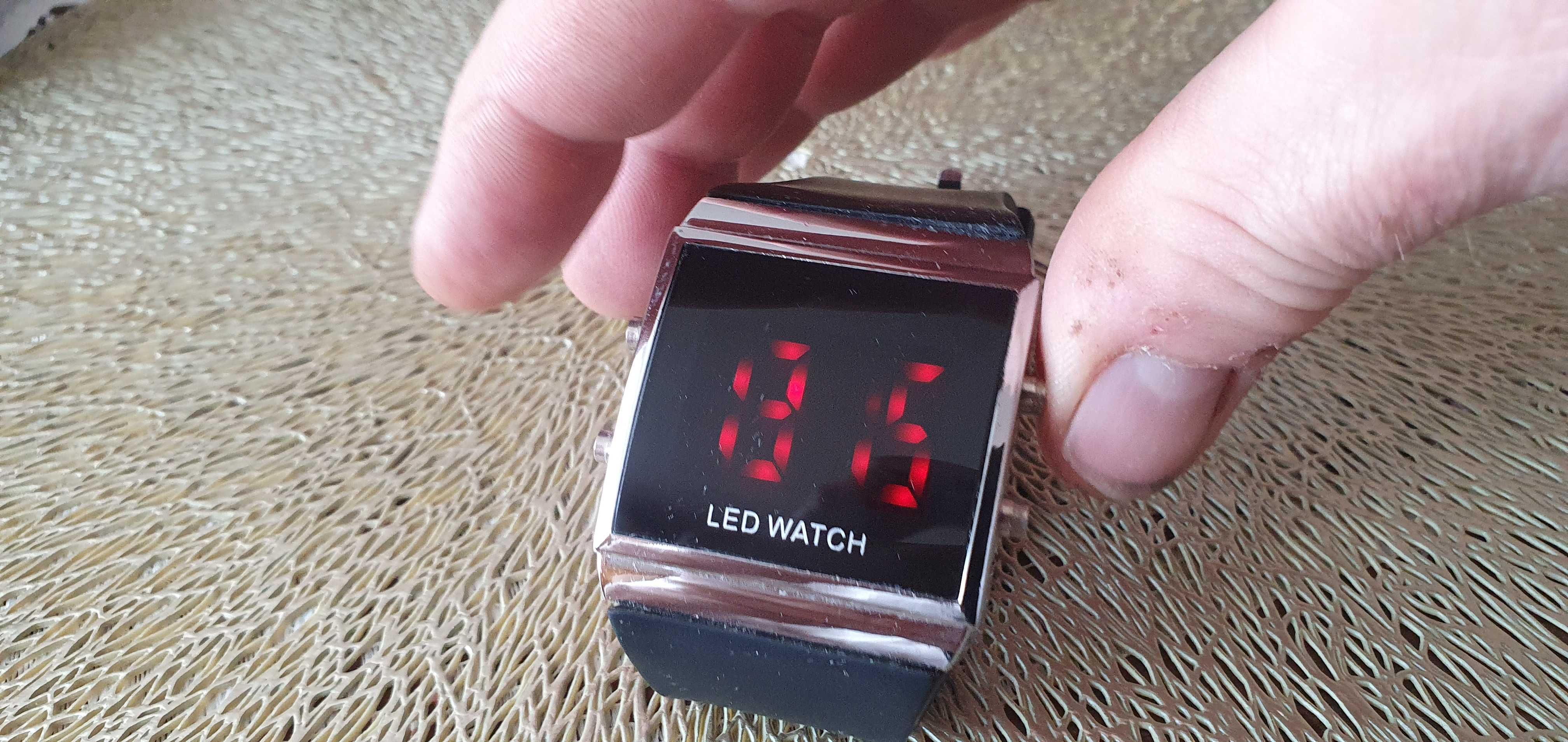 Zegarek-Led Watch.