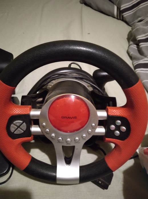 Игровой руль Bravis