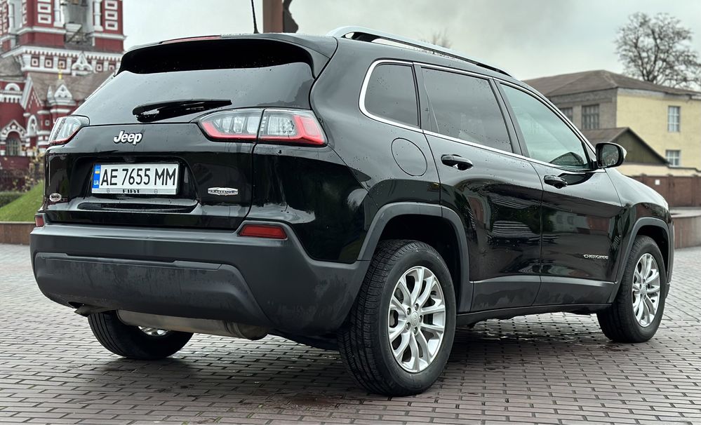 Продам Jeep Cherokee Latitude 2018 2019 2.4