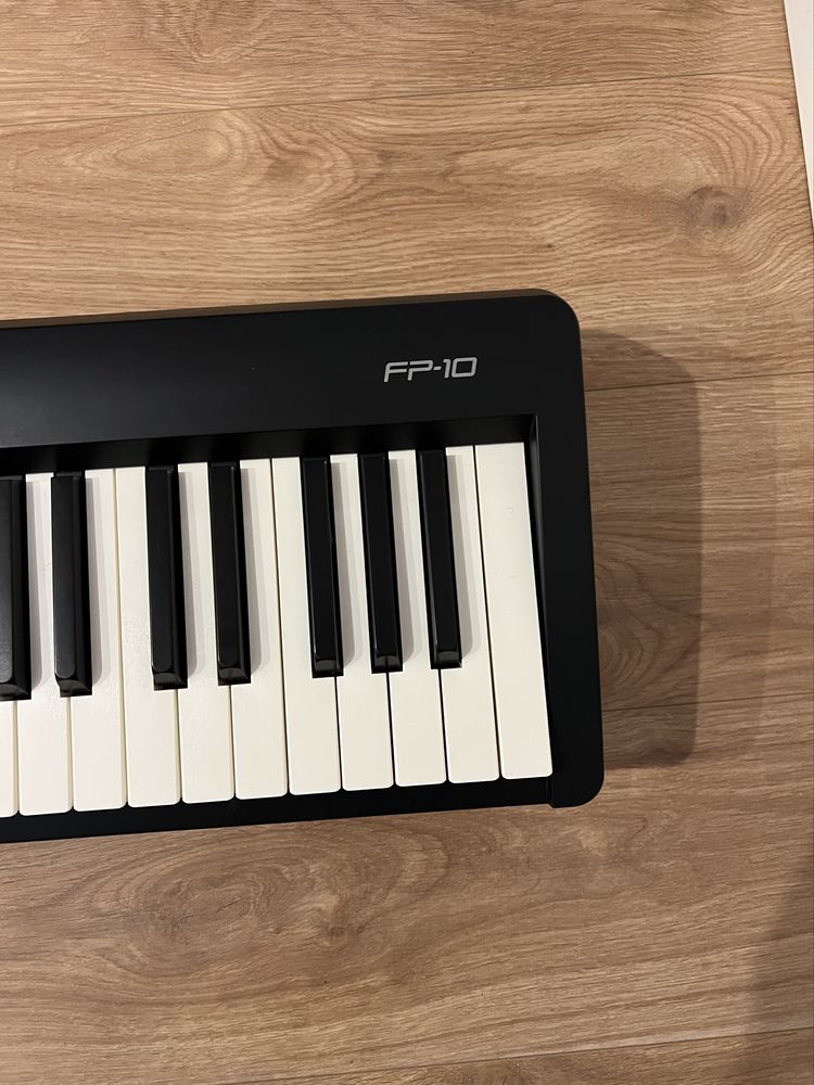 Roland FP-10 + Cover + Pedal + Bag