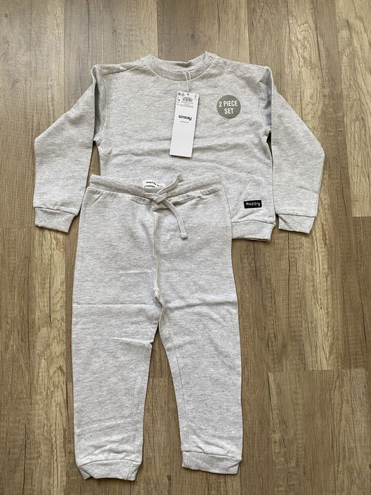 Костюм сірий меланж 98 розмір (новий)