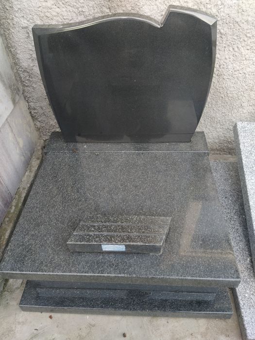 Nagrobki Granitowe Z MONTAŻEM
