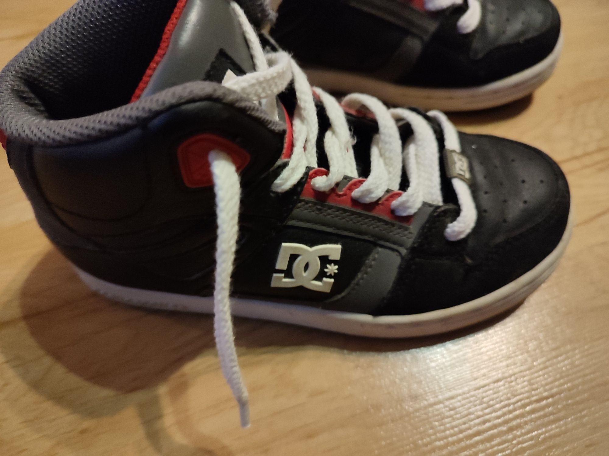 Buty trzewiki adidasy za kostkę DC 32