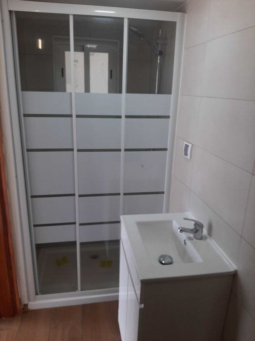 Espaçoso estúdio / T1, mobilado para jovem casal