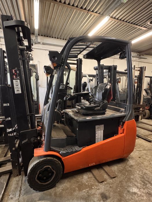 Wózek widłowy Toyota 8FBET20, bateria 2022r, 2 tony, tylko 3861h !