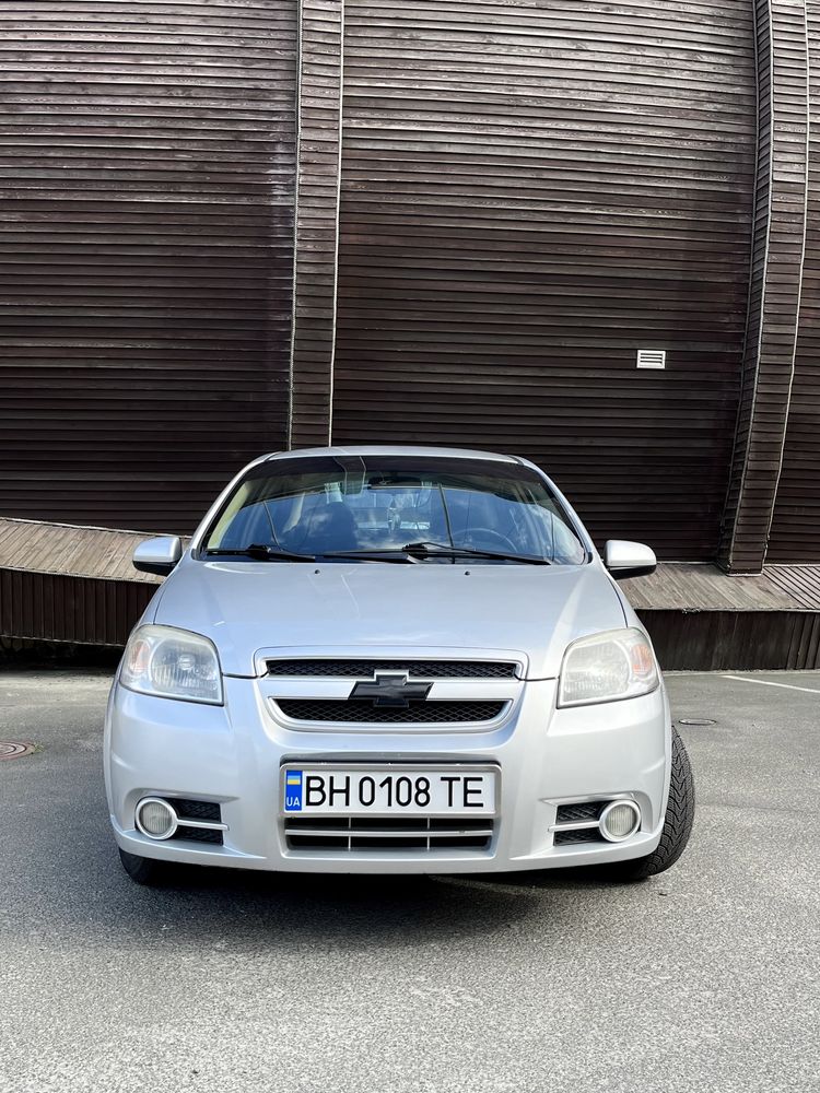 Продам свой Chevrolet aveo Т250 1.6 2008 года ( ТОРГ У КАПОТА )