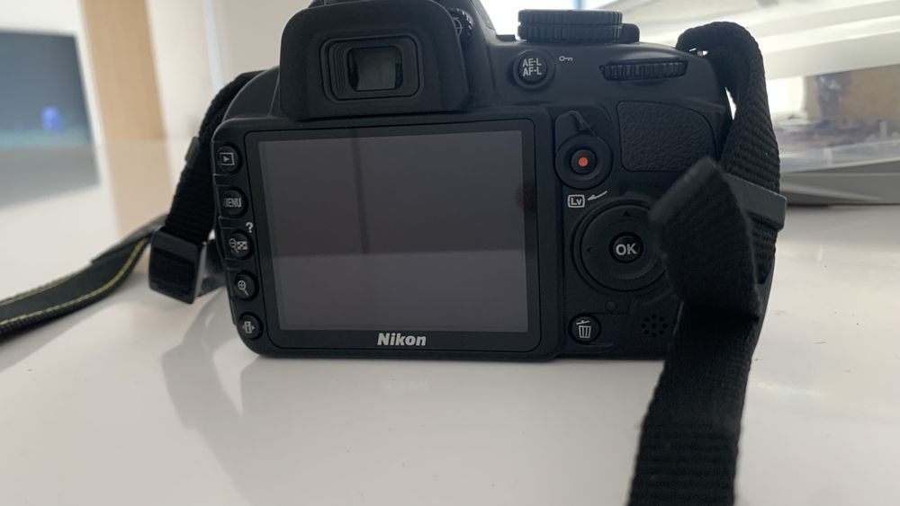Maquina fotografica Nikon D3100