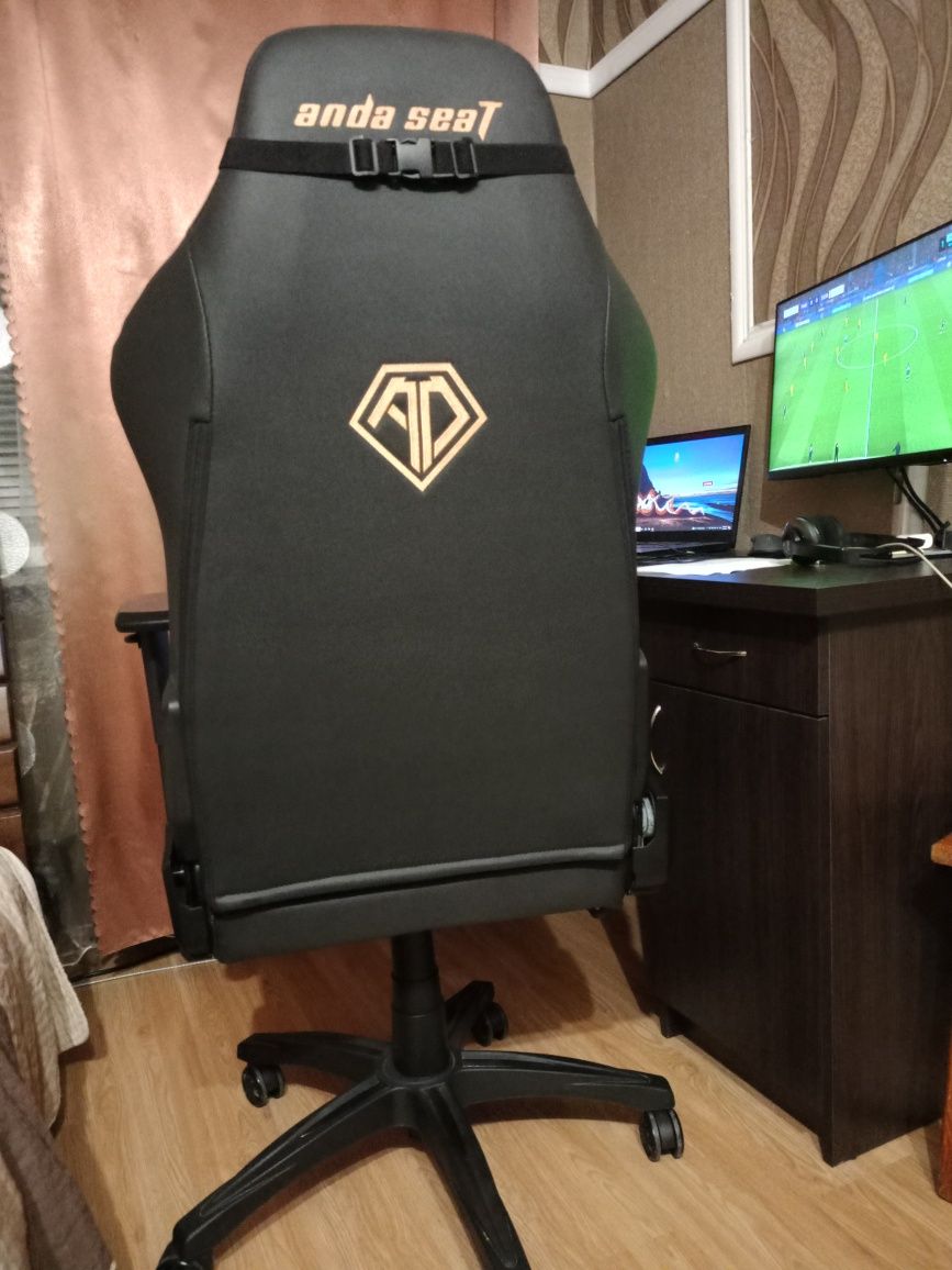 Геймерське крісло Anda Seat Phantom 3 Size L Black/Gold