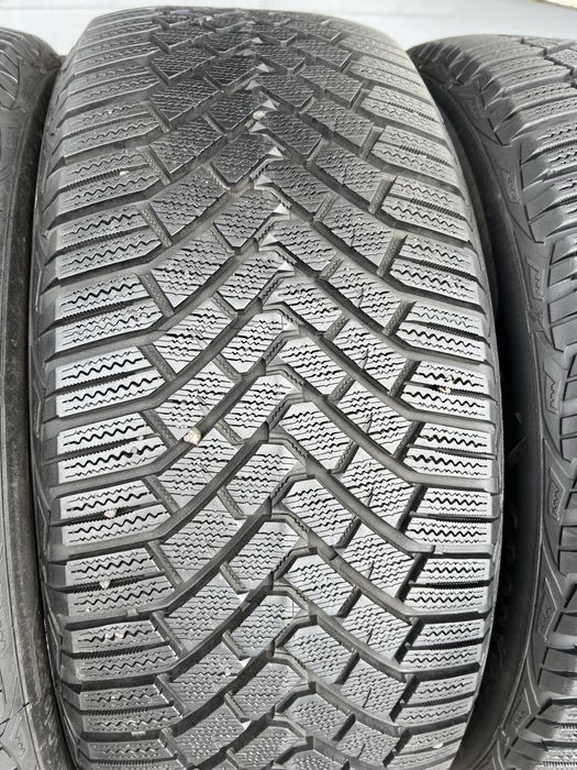 Резина зимова 225 50 r18 goodyear