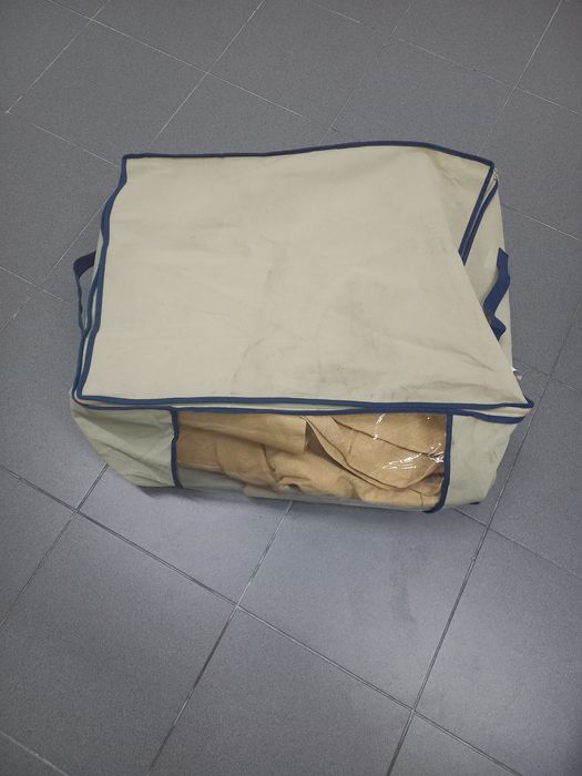 Conjunto de 2 cortinados, colcha de casal com 2 almofadas e toalha mes