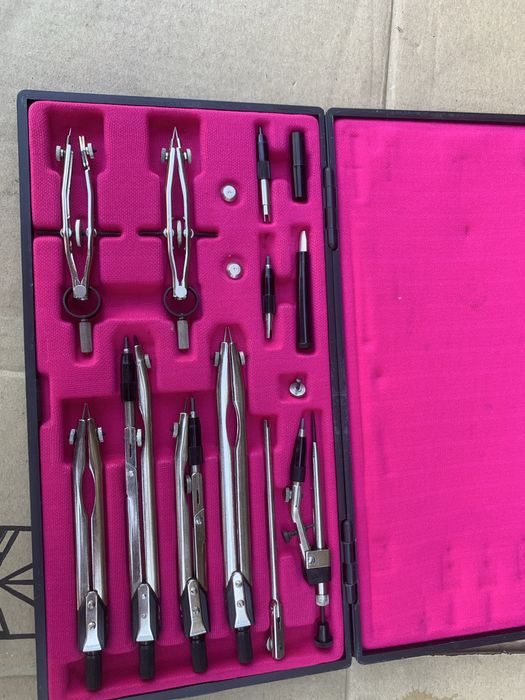 Stary radziecki zestaw kreślarski cyrkle