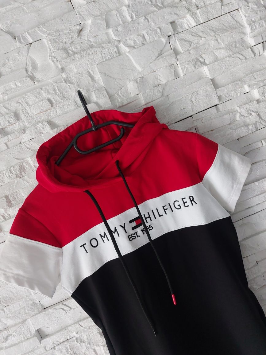 Sukienka dresowa tommy hilfiger s 36 z kapturem sportowa