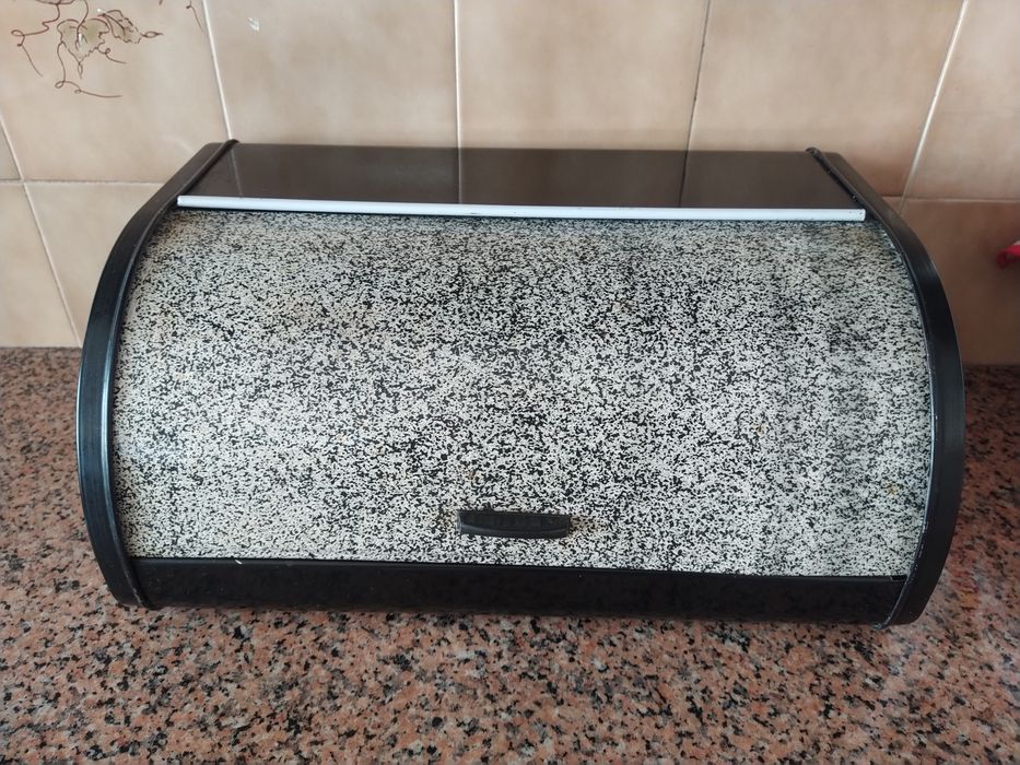 Caixa para guardar pão casa apartamento vivenda quarto cozinha carro.