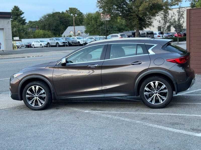 2017 Infiniti QX30
