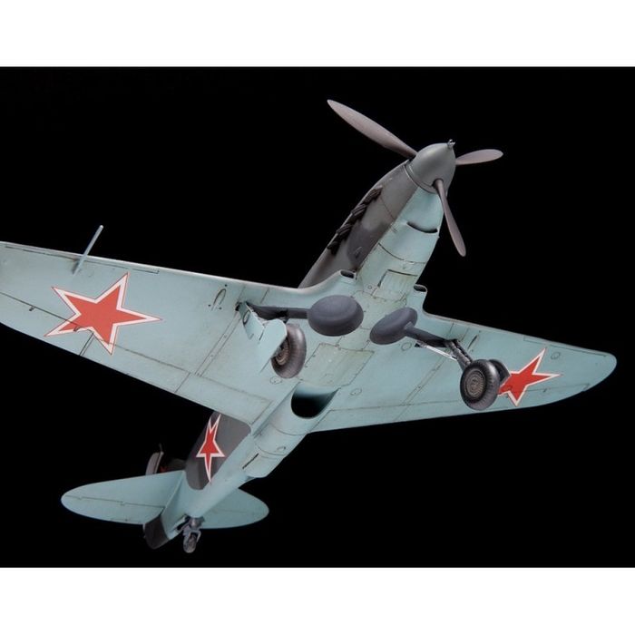 LaGG-3 Radziecki myśliwiec model samolot 1:48 Zvezda 4833
