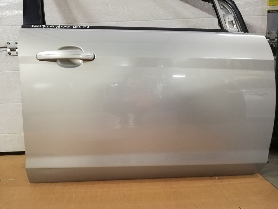 Drzwi prawe przednie prawy przód Ford Focus mk2 Lift 08-11r kolor P8