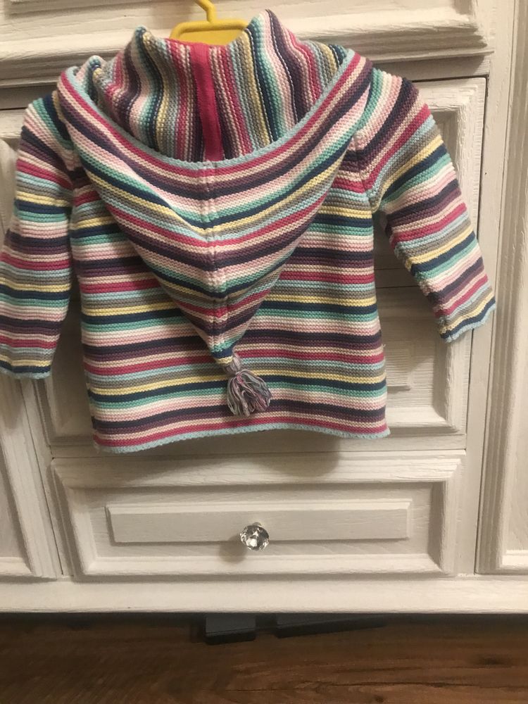 Sweterek niemowlęcy z kapturkiem Next