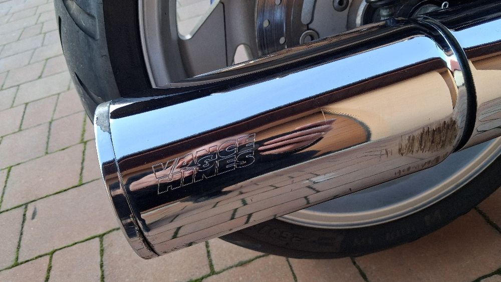 Suzuki VZR 1800 intruder