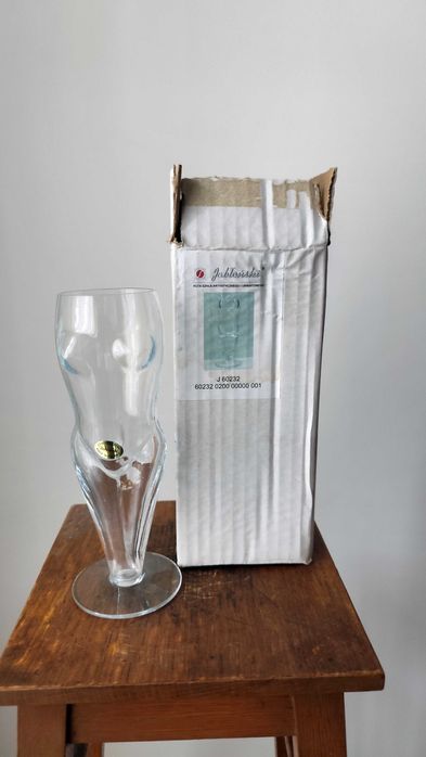 Adam Jabłoński Kieliszek „ KOBIETA „ Nr. katalogowy J. 60232